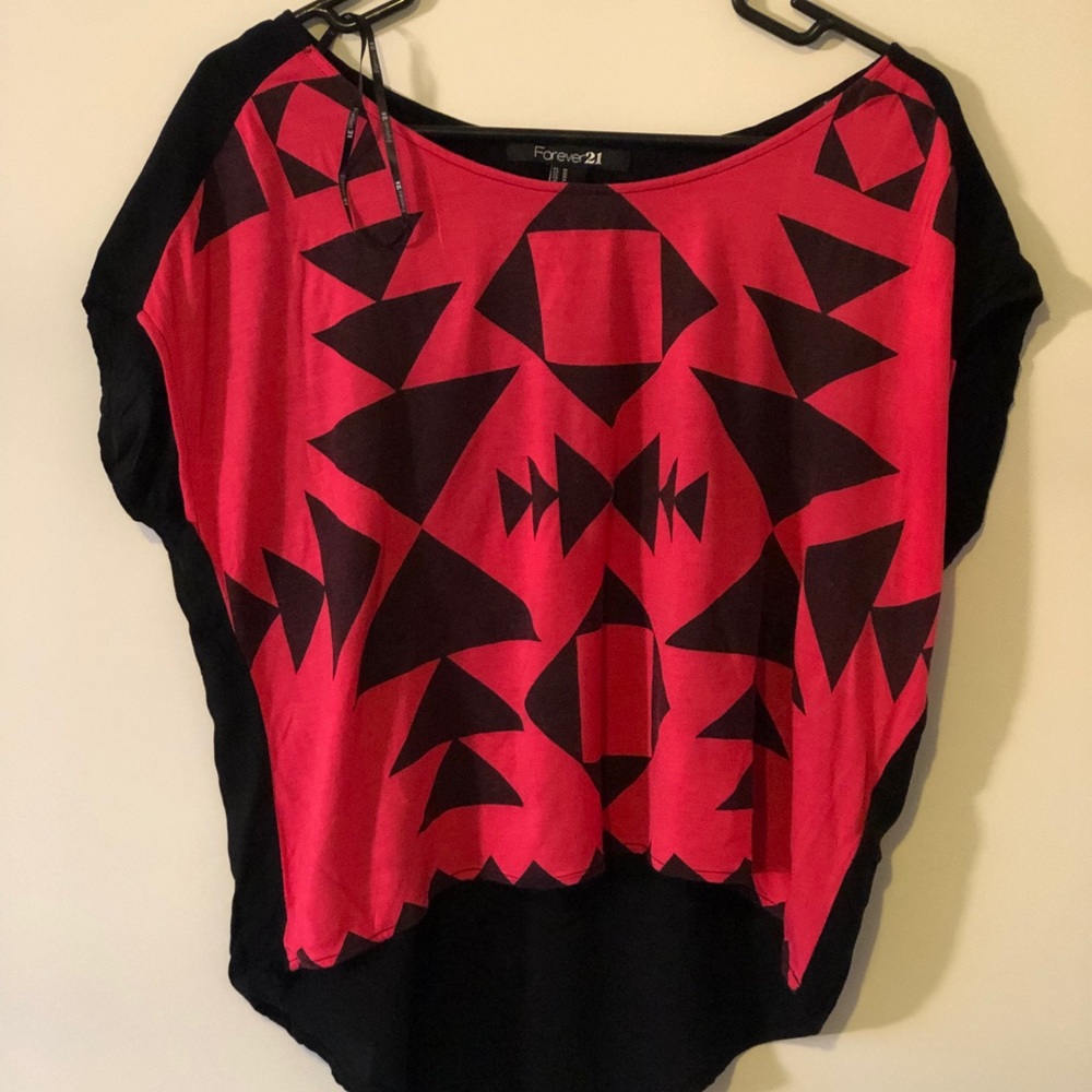 Pink geometric tee. Size medium